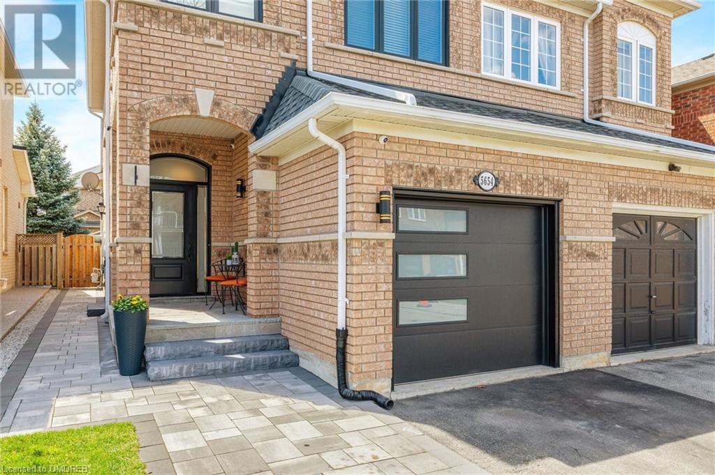 5654 Longboat Avenue, Mississauga, Ontario  L5M 7E7 - Photo 3 - 40573131