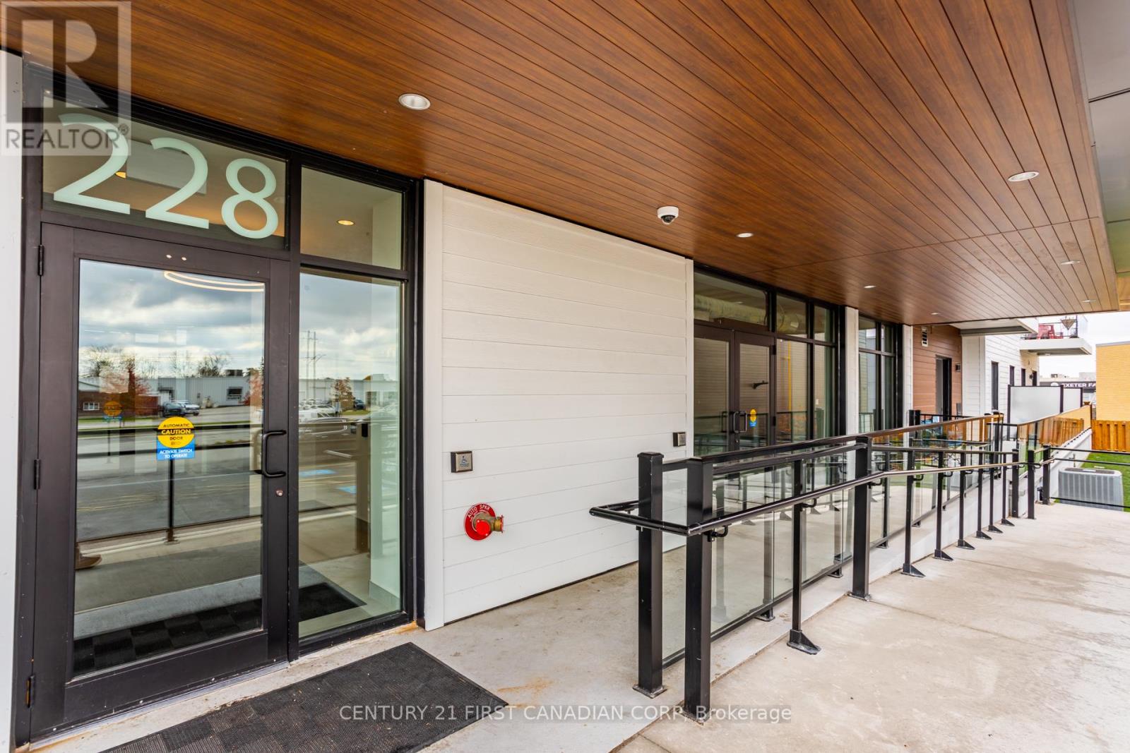 #406 -228 Mcconnell St, South Huron, Ontario  N0M 1S3 - Photo 4 - X8242086