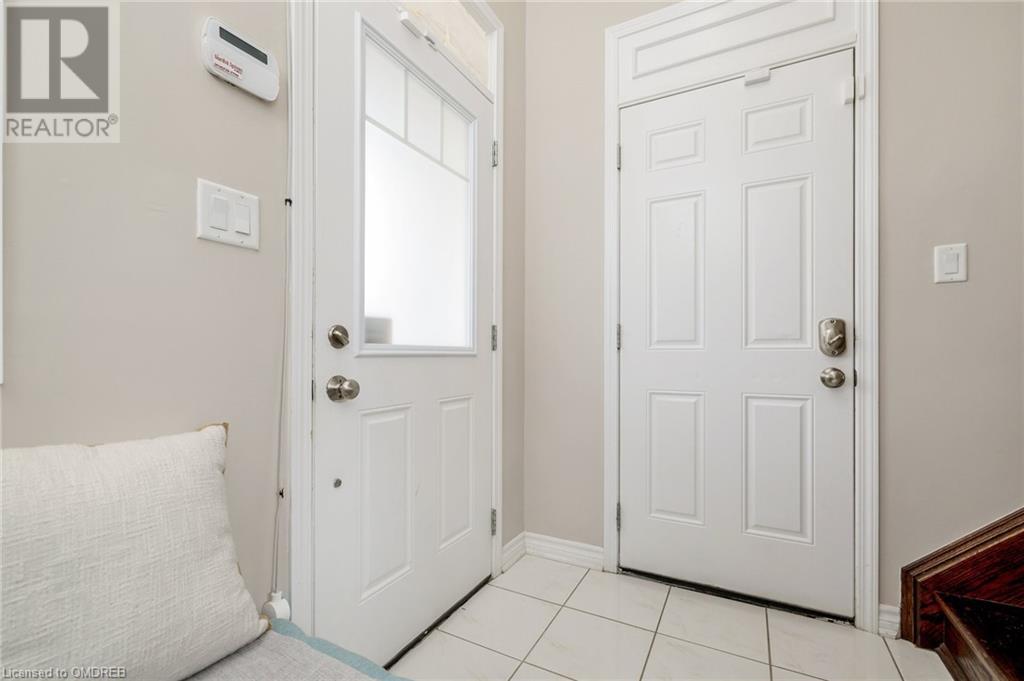 533 Bartleman Terrace, Milton, Ontario  L9T 9A2 - Photo 5 - 40573199