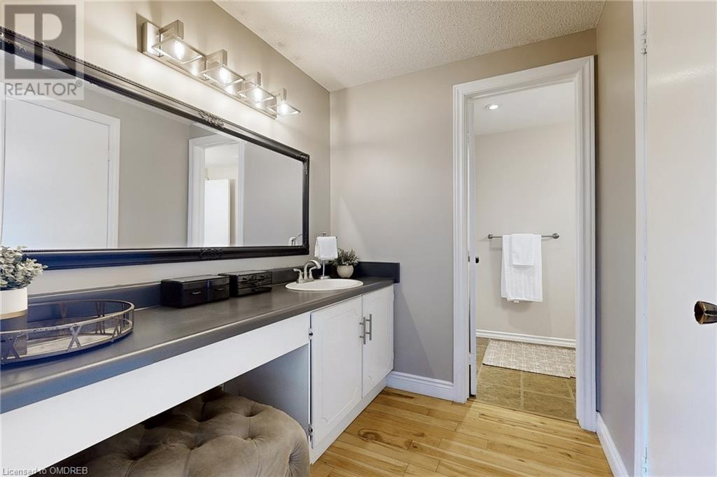 1162 Montgomery Drive, Oakville, Ontario  L6M 1G1 - Photo 18 - 40572198