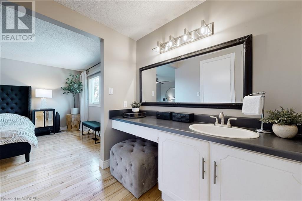 1162 Montgomery Drive, Oakville, Ontario  L6M 1G1 - Photo 19 - 40572198