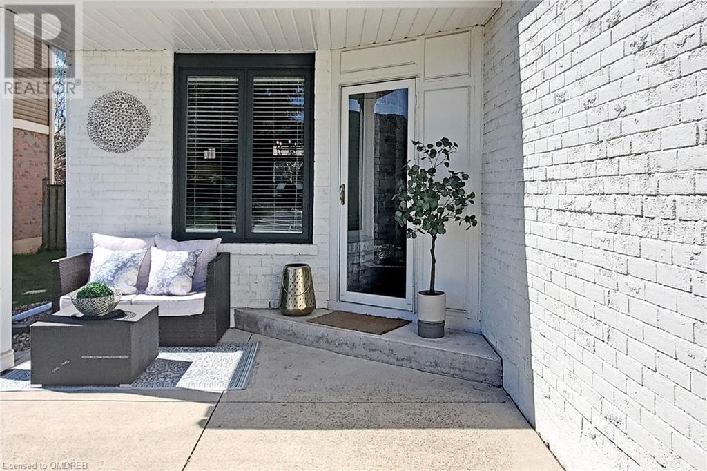 1162 Montgomery Drive, Oakville, Ontario  L6M 1G1 - Photo 3 - 40572198