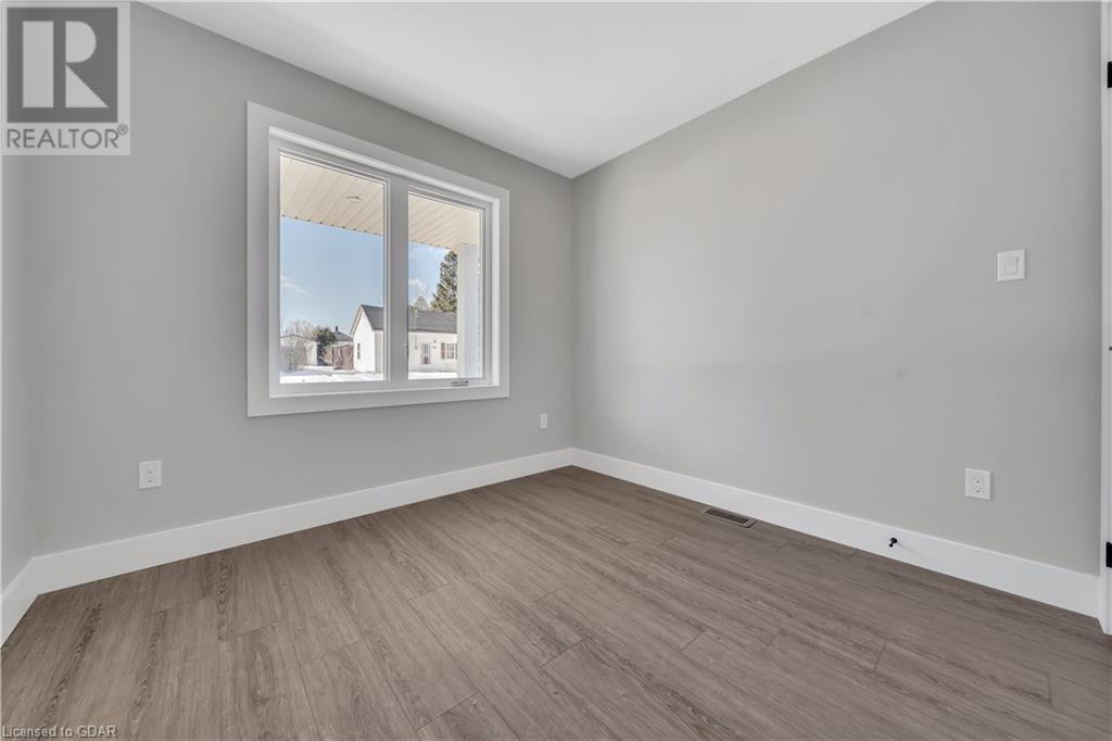 211 Queen Street S, Harriston, Ontario  N0G 1Z0 - Photo 4 - 40569021