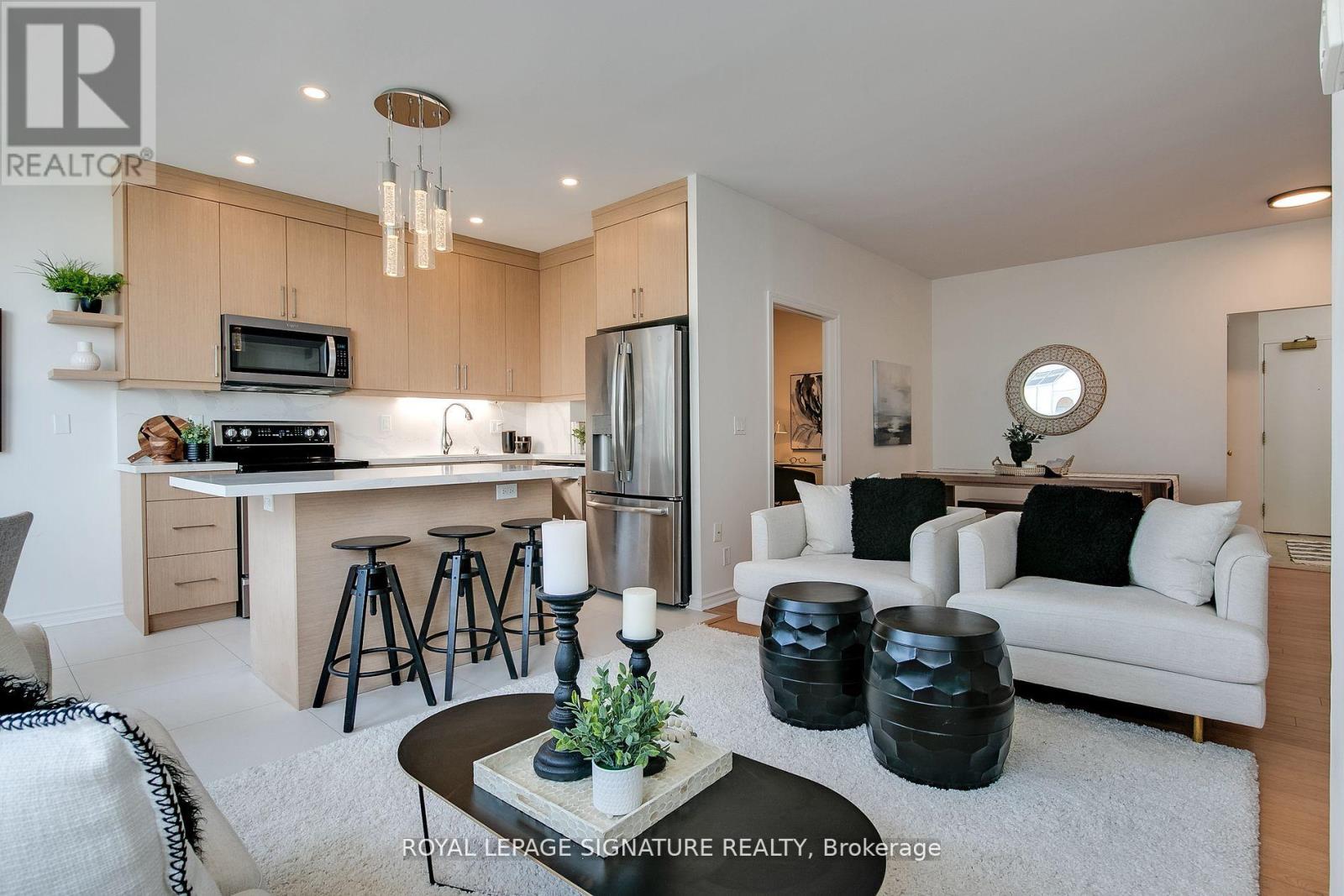 #PH7 -1 ABERFOYLE CRES, toronto, Ontario