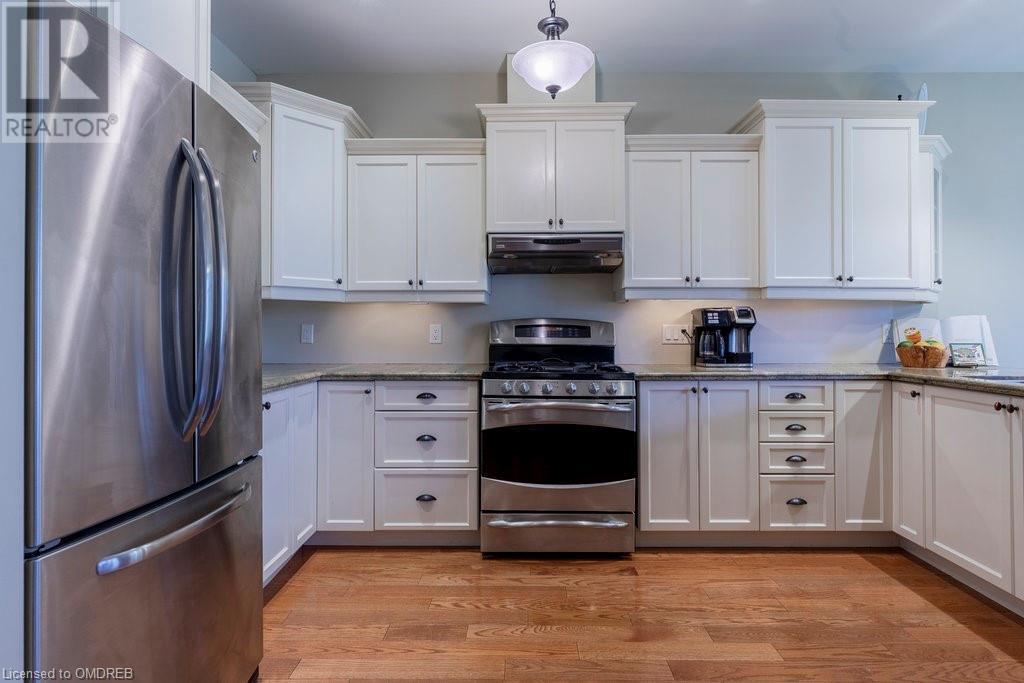 16 Carriage Lane, Dundas, Ontario  L9H 1C9 - Photo 17 - 40566882