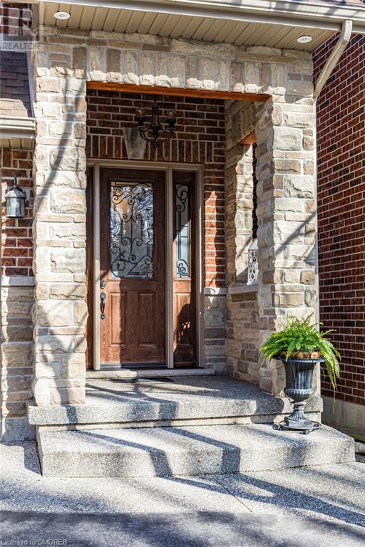 16 Carriage Lane, Dundas, Ontario  L9H 1C9 - Photo 4 - 40566882