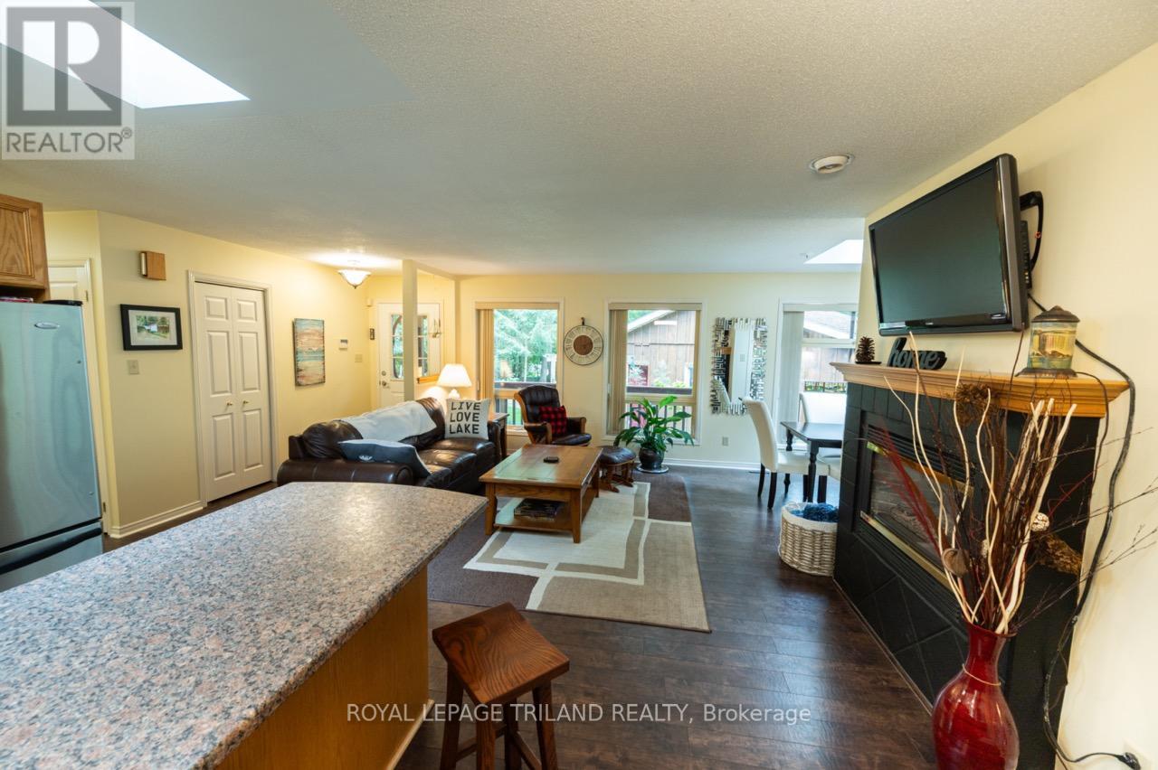 8742 Timberwood Tr, Lambton Shores, Ontario  N0M 1T0 - Photo 19 - X8242752