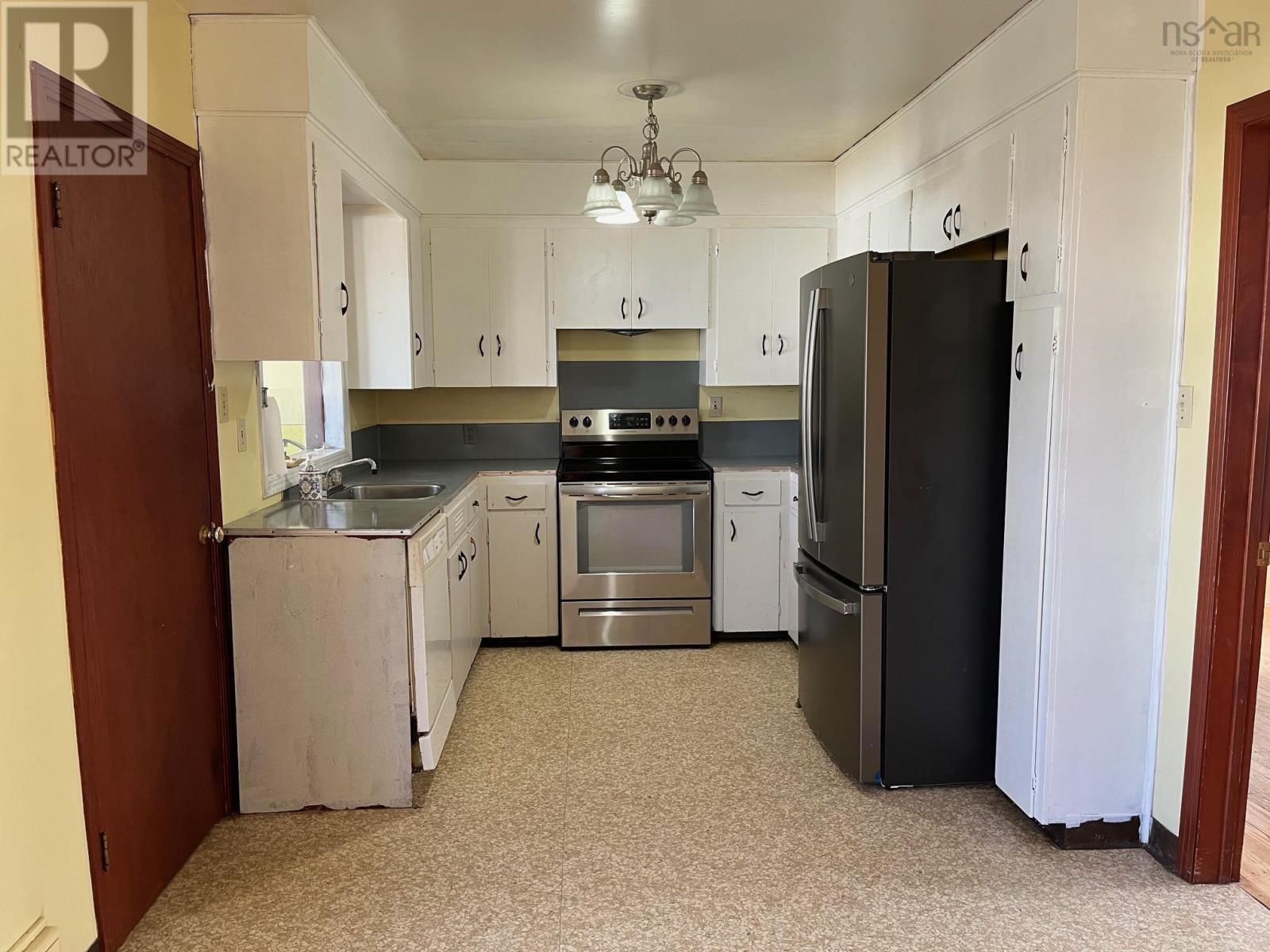 114 Dominion Street, Bridgewater, Nova Scotia  B4V 2K3 - Photo 11 - 202407454