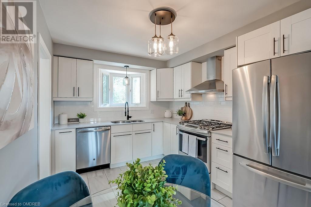 376 Duncombe Drive, Burlington, Ontario  L7L 4M3 - Photo 12 - 40568991