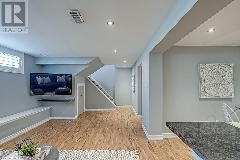 376 Duncombe Drive, Burlington, Ontario  L7L 4M3 - Photo 28 - 40568991