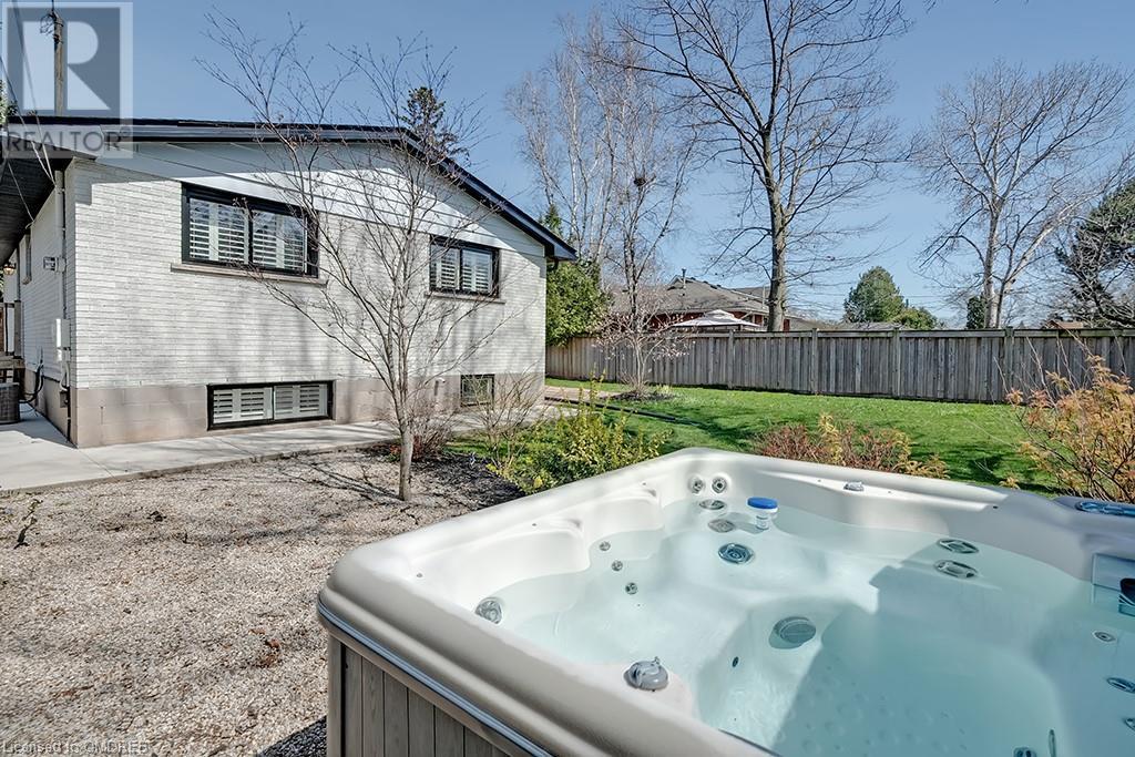 376 Duncombe Drive, Burlington, Ontario  L7L 4M3 - Photo 37 - 40568991