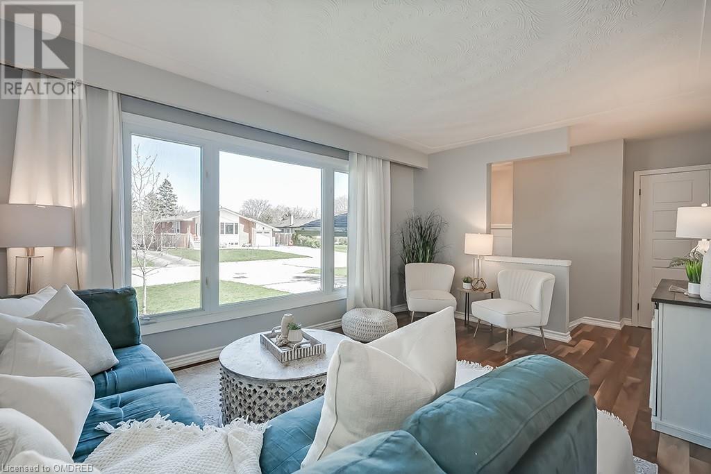 376 Duncombe Drive, Burlington, Ontario  L7L 4M3 - Photo 4 - 40568991