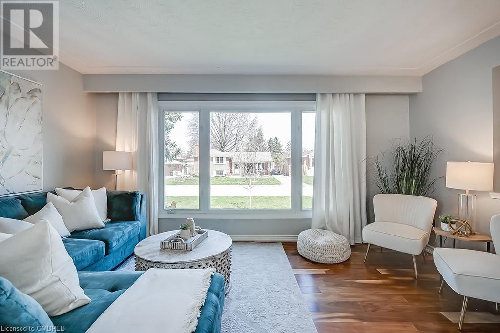 376 Duncombe Drive, Burlington, Ontario  L7L 4M3 - Photo 5 - 40568991