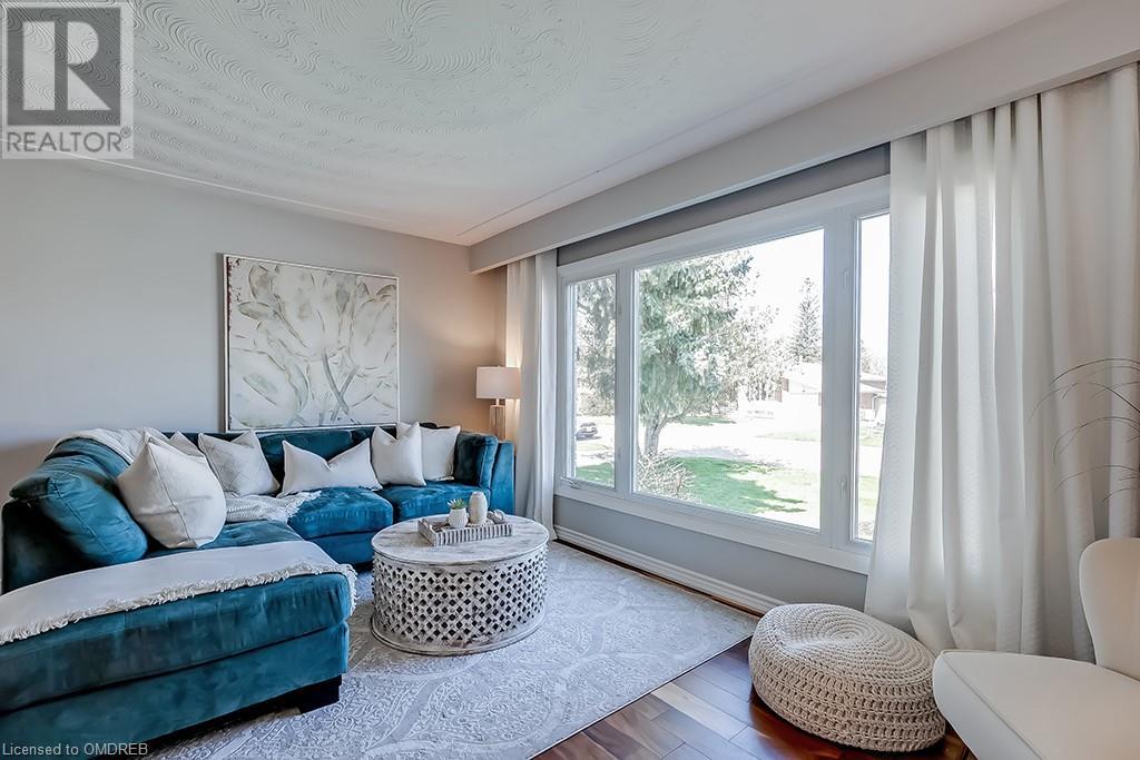 376 Duncombe Drive, Burlington, Ontario  L7L 4M3 - Photo 6 - 40568991