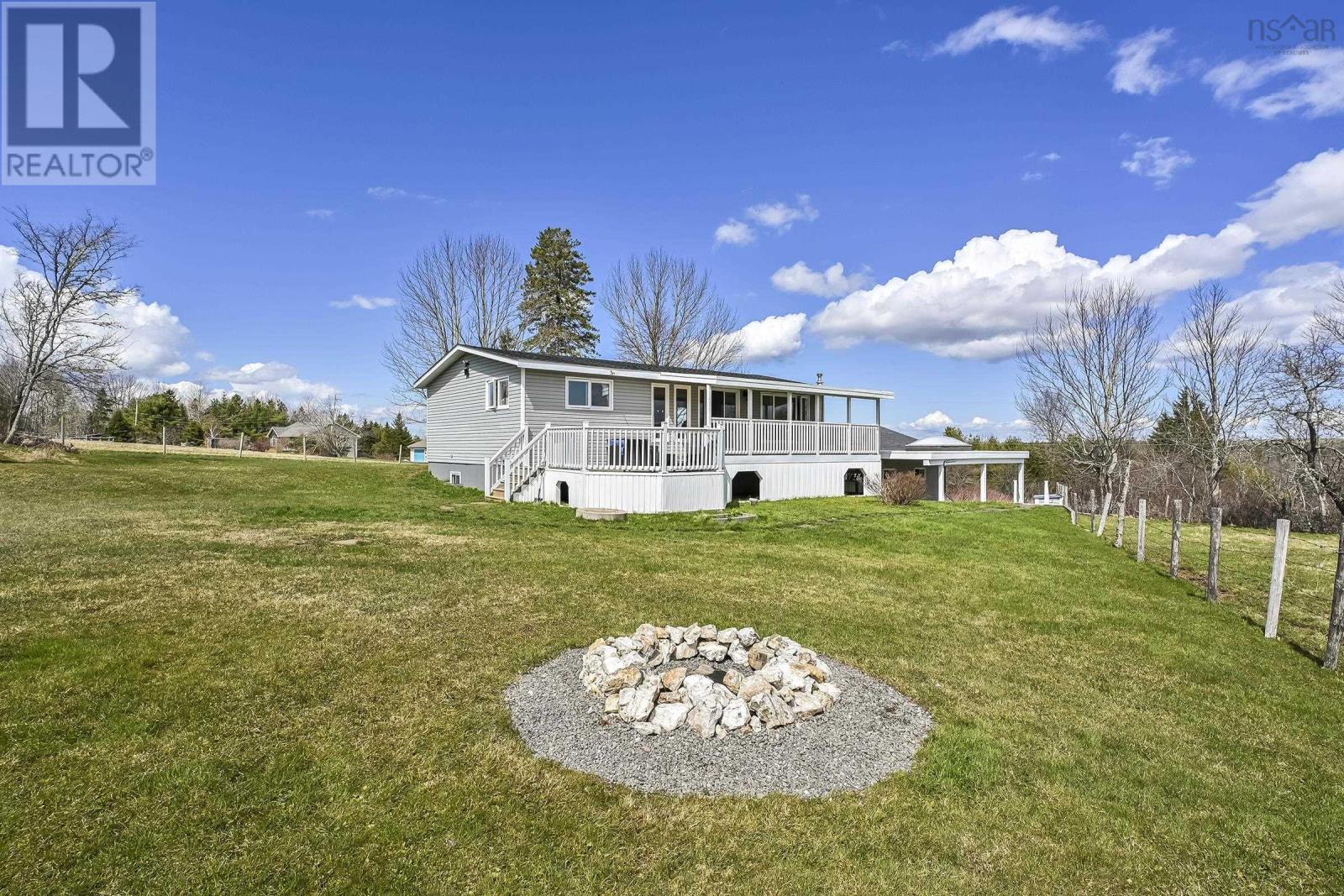 41 Sterling Road, Brooklyn, Nova Scotia  B0N 2A0 - Photo 1 - 202407475