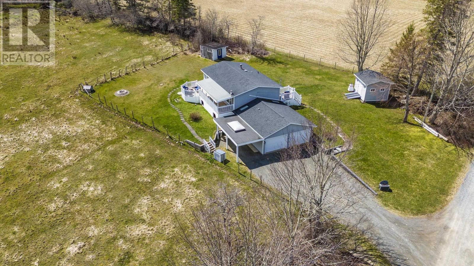 41 Sterling Road, Brooklyn, Nova Scotia  B0N 2A0 - Photo 3 - 202407475