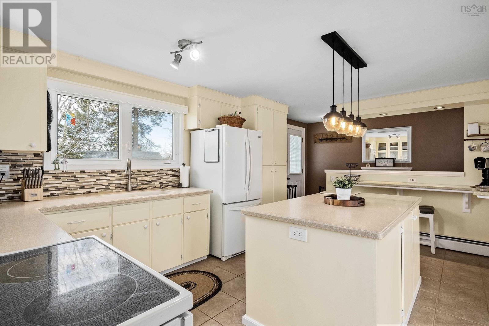 41 Sterling Road, Brooklyn, Nova Scotia  B0N 2A0 - Photo 5 - 202407475