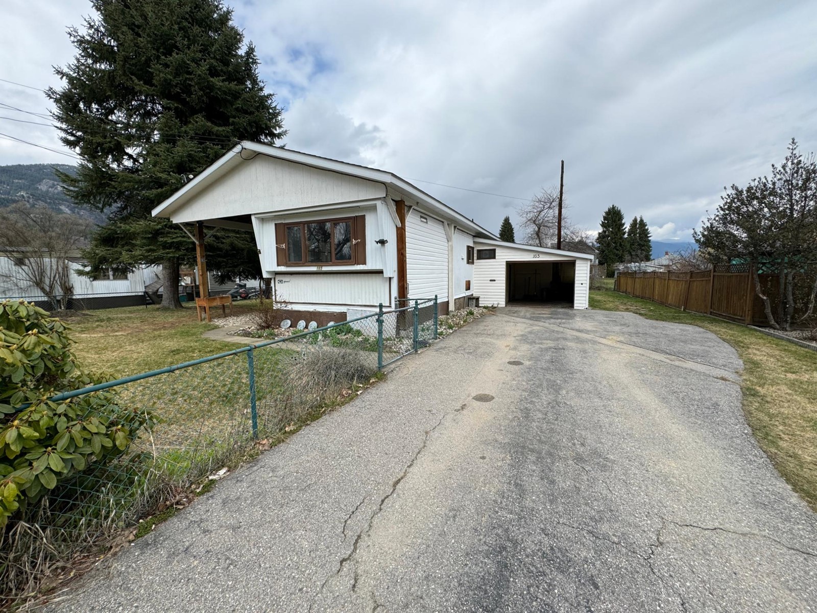 1 - 165 Schulte Crescent, Castlegar, British Columbia  V1N 3E1 - Photo 1 - 2476173