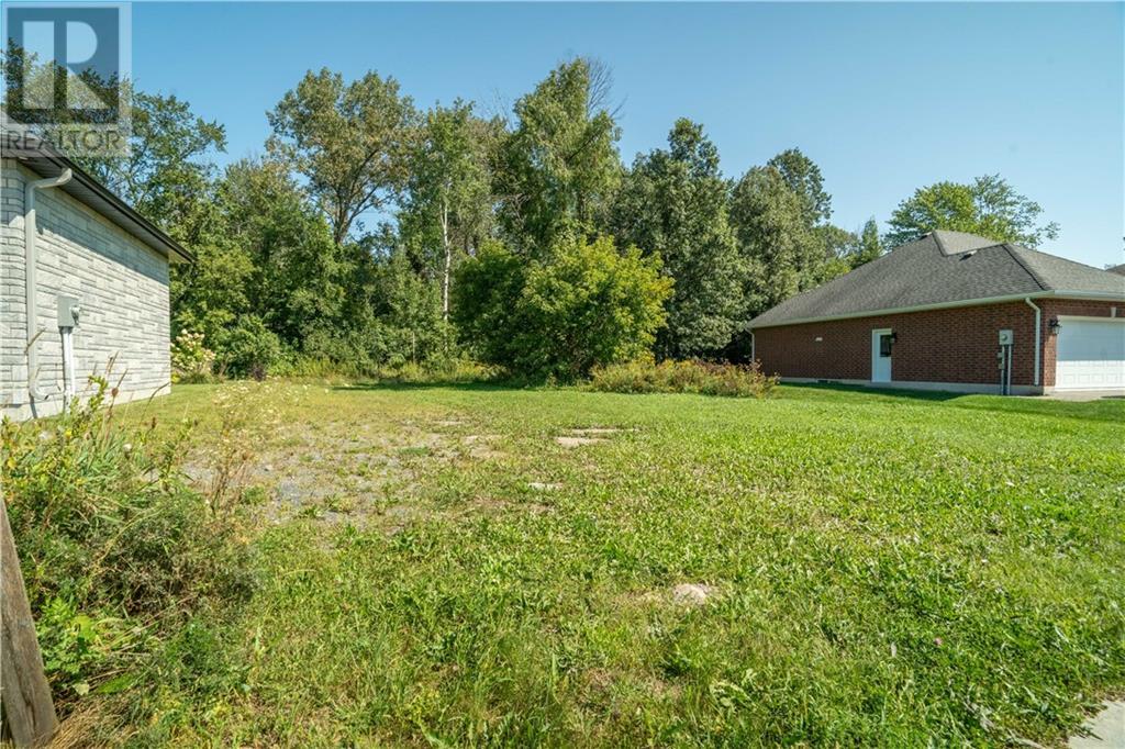 1265 Riverdale Avenue, Cornwall, Ontario  K6J 0B7 - Photo 1 - 1371144