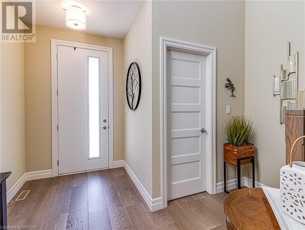 135 Tamarack Boulevard, Woodstock, Ontario  N4S 0E2 - Photo 4 - 40570223
