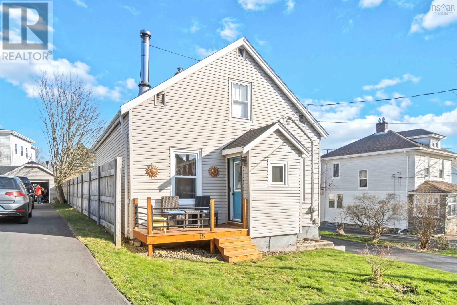 15 Cuisack Street, Dartmouth, Nova Scotia  B2Y 2L7 - Photo 1 - 202407503