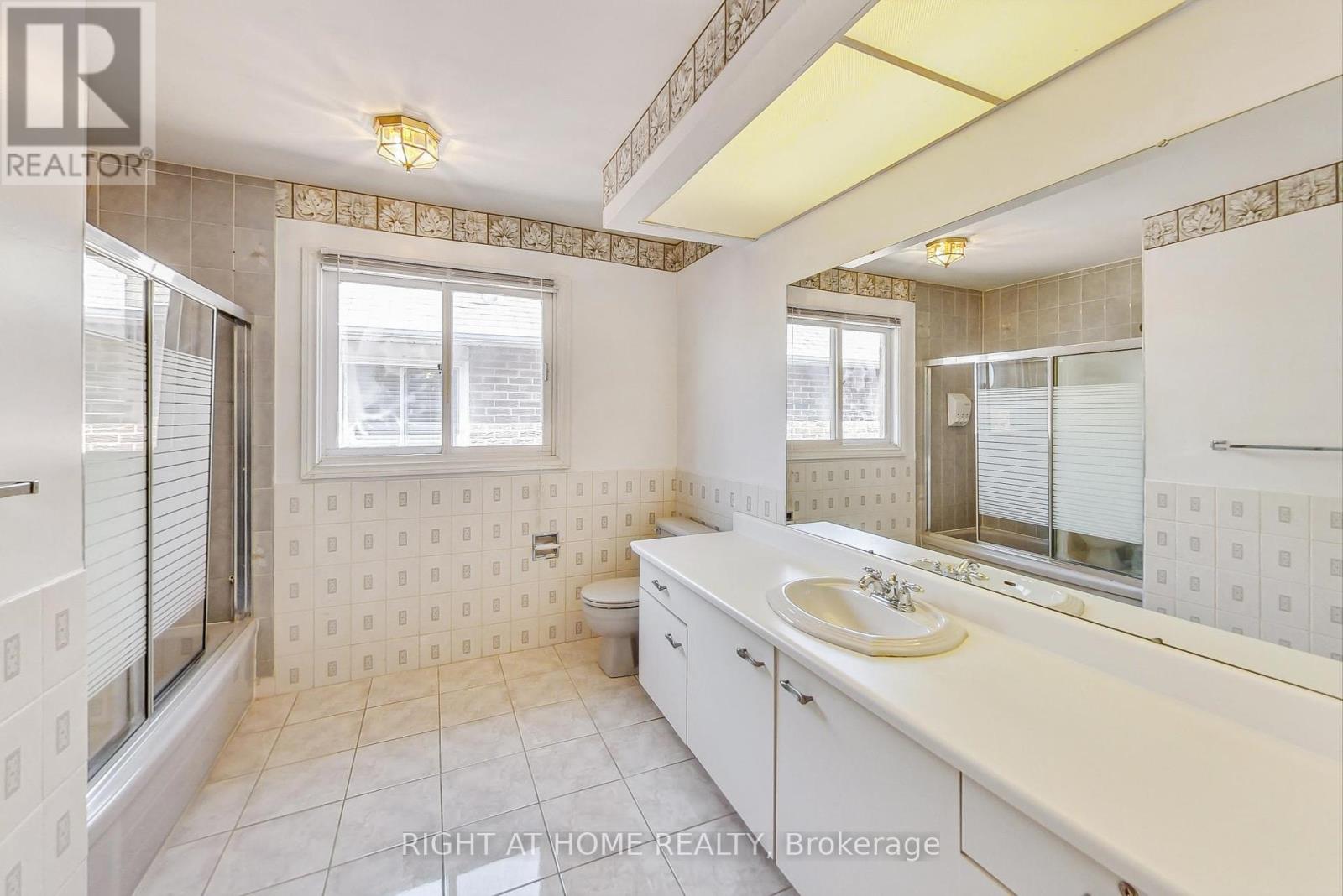 6065 St Ives Way, Mississauga, Ontario  L5N 4M1 - Photo 32 - W8243854