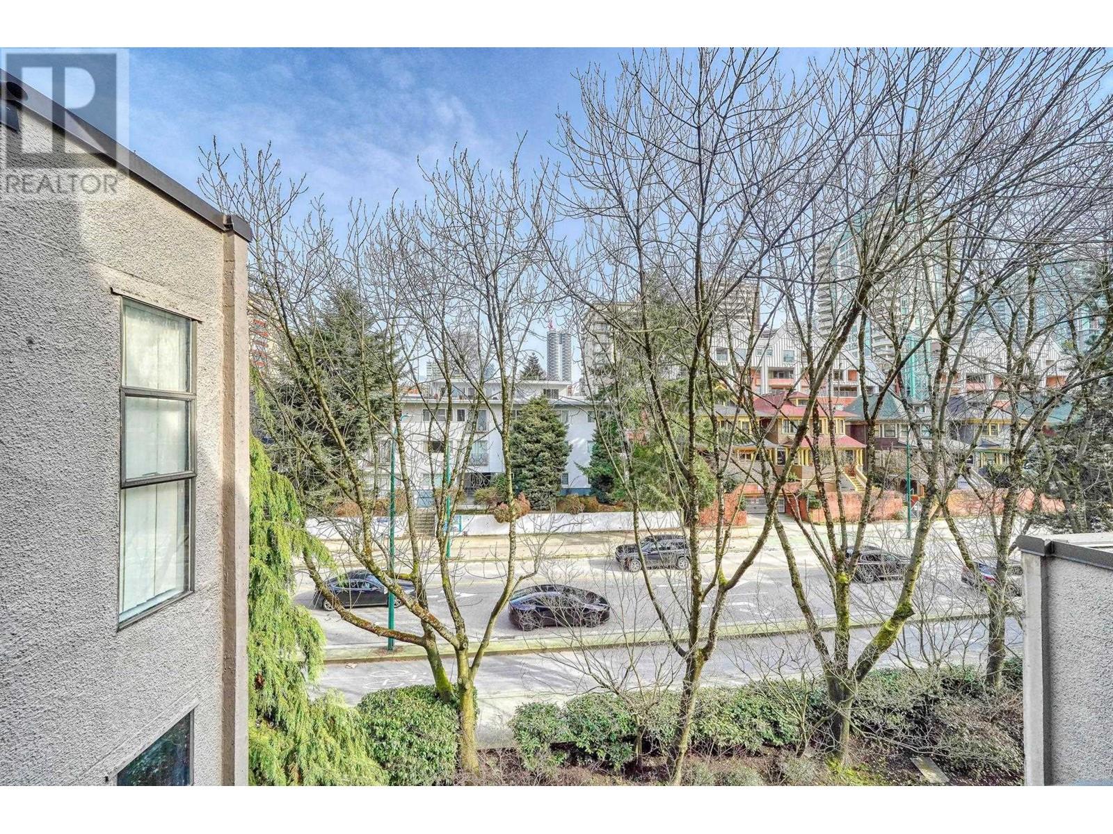 Listing Picture 19 of 27 : 302 1080 PACIFIC STREET, Vancouver / 溫哥華 - 魯藝地產 Yvonne Lu Group - MLS Medallion Club Member