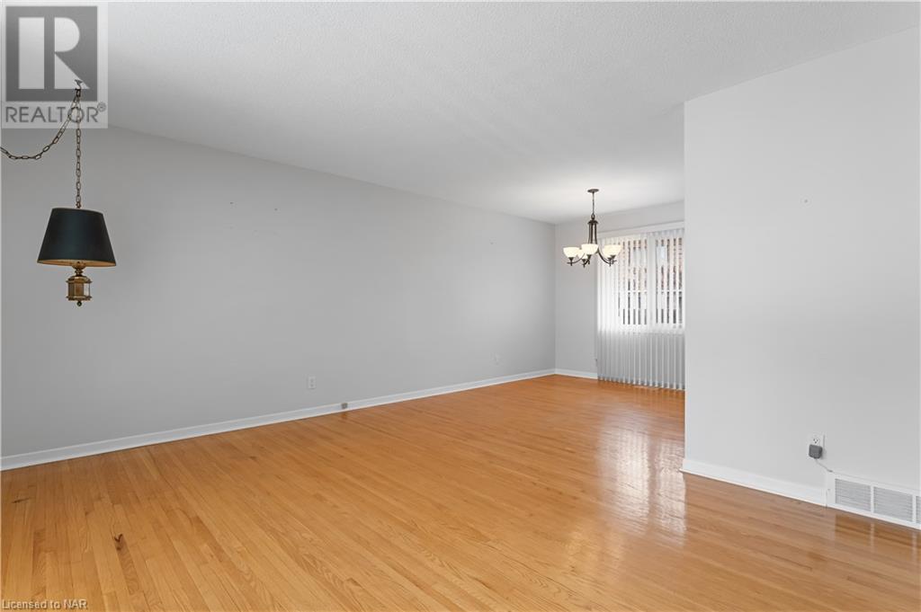 2 The Pinery Street, St. Catharines, Ontario  L2M 6M6 - Photo 11 - 40573000