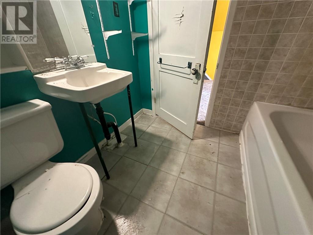 23 Whelan Street S, Westport, Ontario  K0G 1X0 - Photo 14 - 1387053