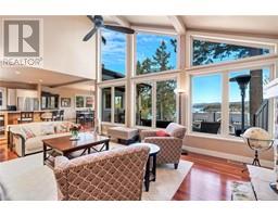 759 Sea Dr Brentwood Bay