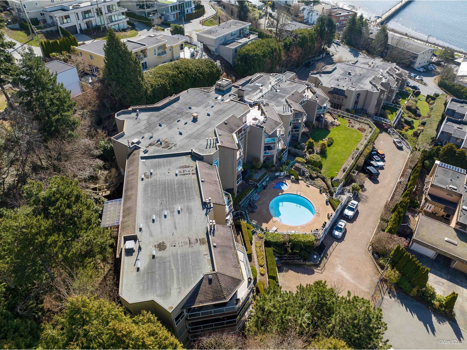 Listing Picture 32 of 33 : 502 15015 VICTORIA AVENUE, White Rock - 魯藝地產 Yvonne Lu Group - MLS Medallion Club Member