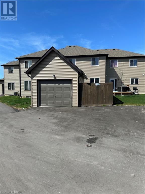 35 Perenack Avenue, Welland, Ontario  L3C 2C6 - Photo 7 - 40557392