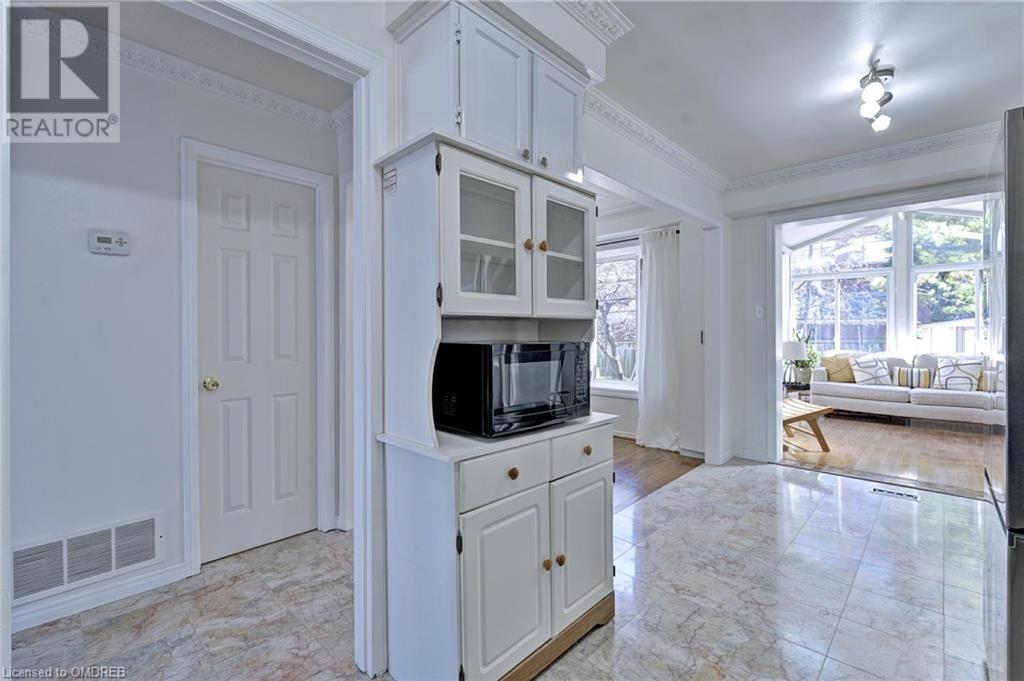 21 Brownridge Crescent, Etobicoke, Ontario  M9V 4M4 - Photo 15 - 40572247