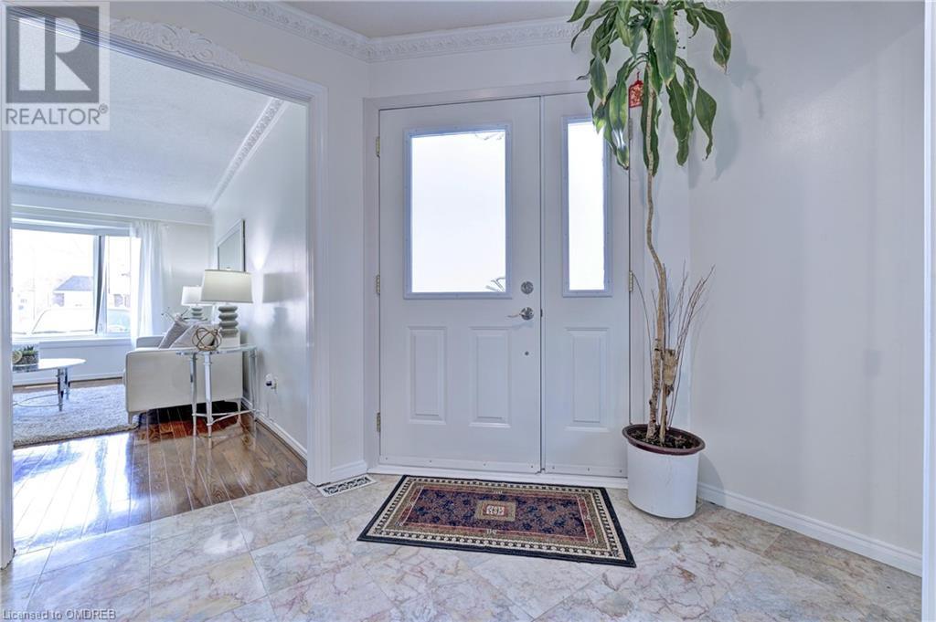 21 Brownridge Crescent, Etobicoke, Ontario  M9V 4M4 - Photo 3 - 40572247