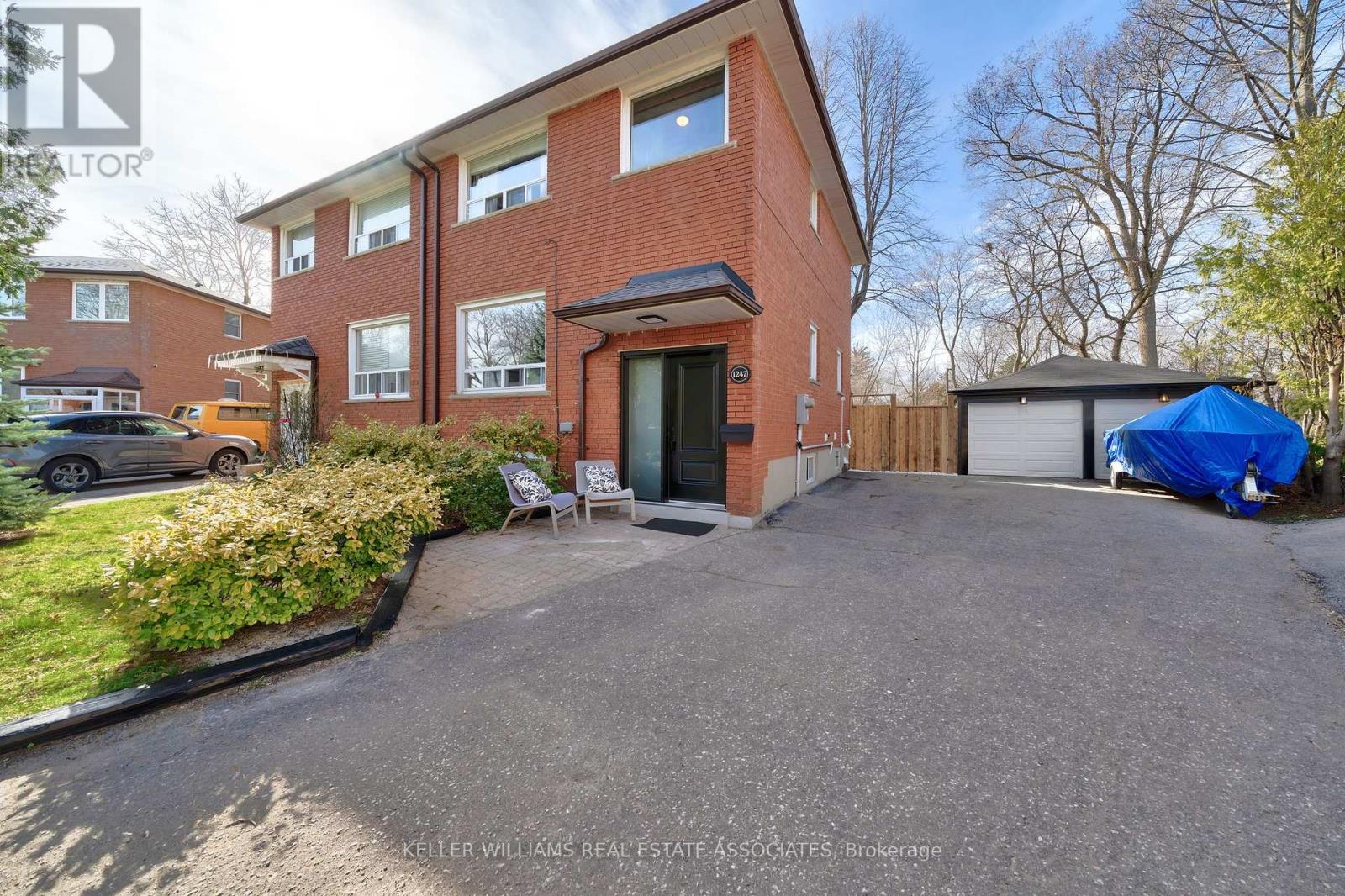 1247 Bray Court, Mississauga, 4 Bedrooms Bedrooms, ,2 BathroomsBathrooms,Single Family,For Sale,Bray,W8227602