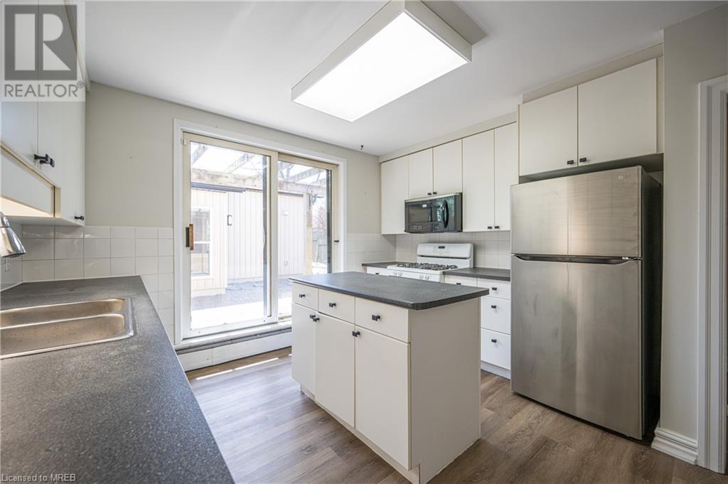 685 Frederick Street, Kitchener, Ontario  N2B 2B3 - Photo 11 - 40572275