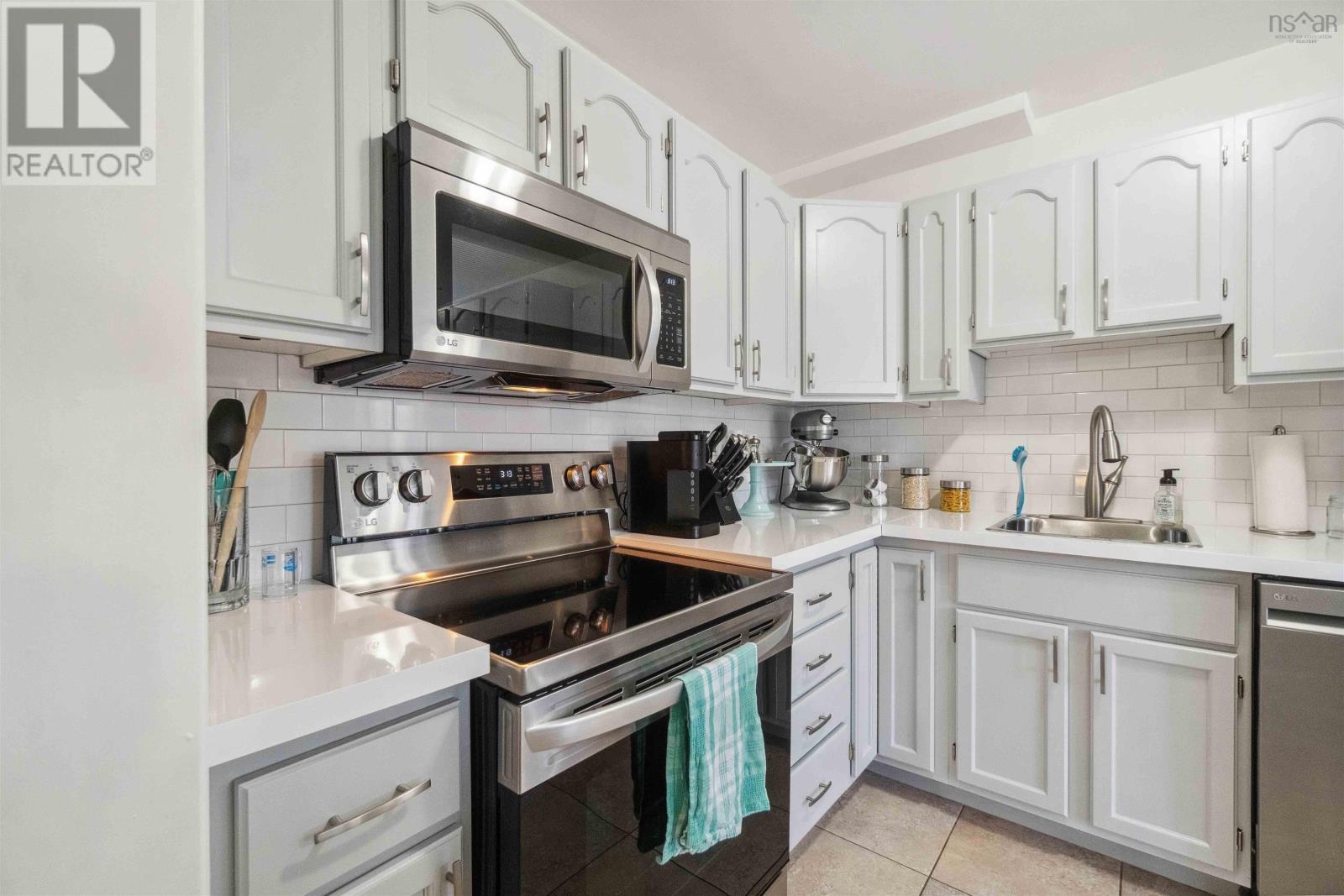 100 Stoney Brook Court, Halifax, Nova Scotia  B3M 3J7 - Photo 18 - 202407553