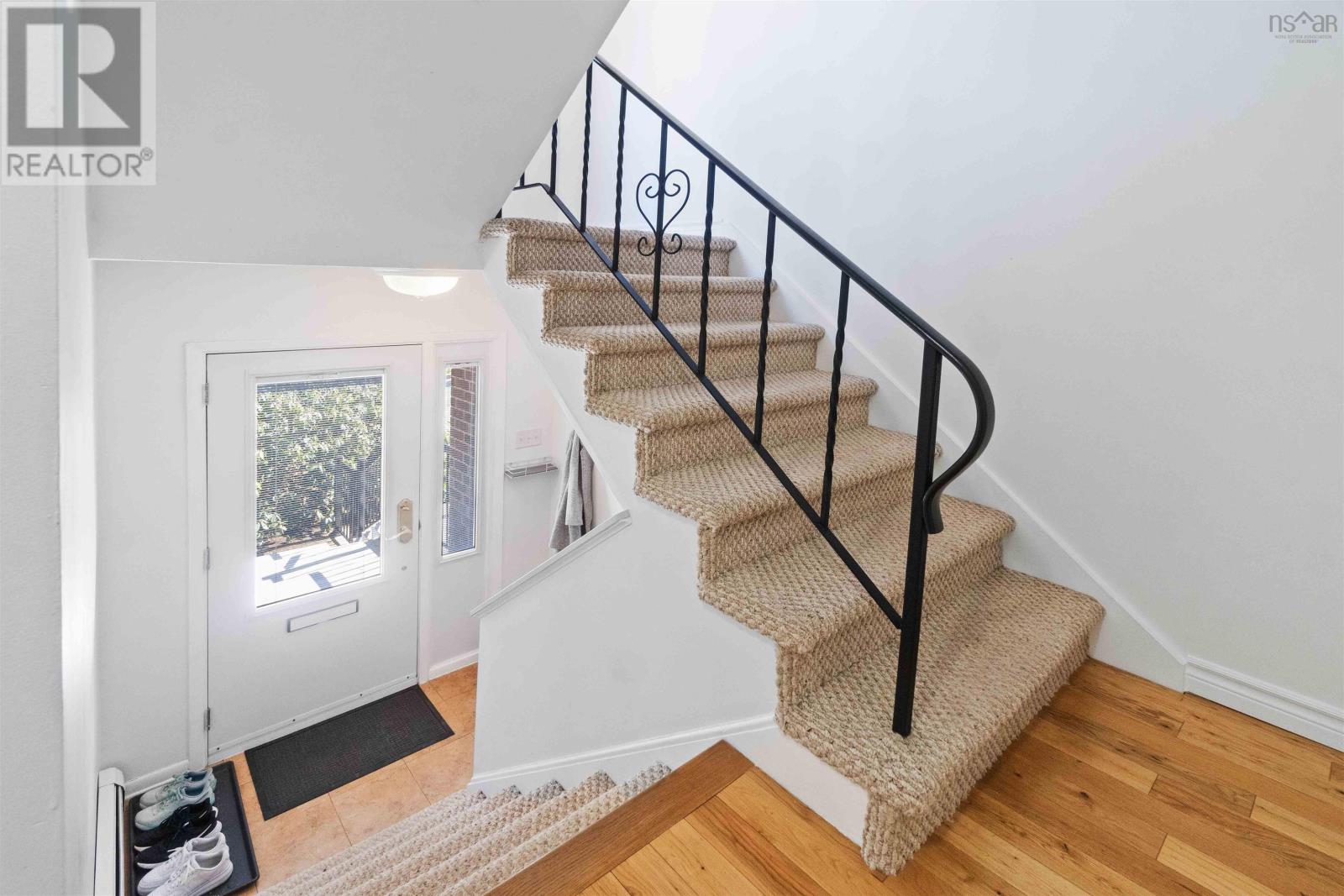 100 Stoney Brook Court, Halifax, Nova Scotia  B3M 3J7 - Photo 5 - 202407553