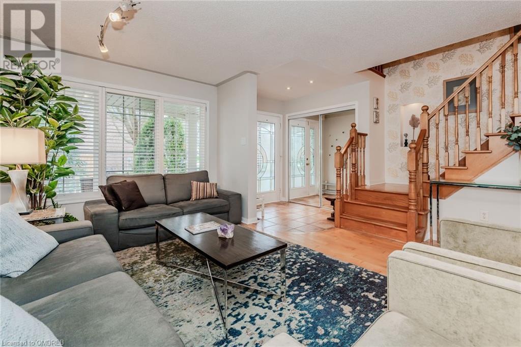 1364 Glenrose Crescent, Oakville, Ontario  L6M 3Y7 - Photo 8 - 40572517