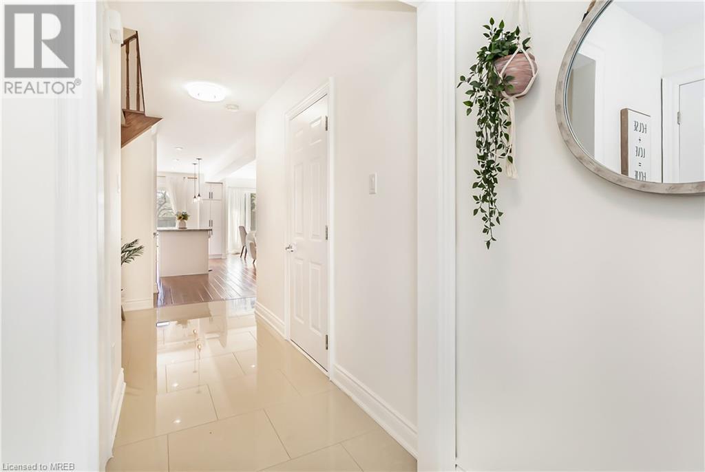 1208 Old Oak Drive, Oakville, Ontario  L6M 3K6 - Photo 5 - 40573855