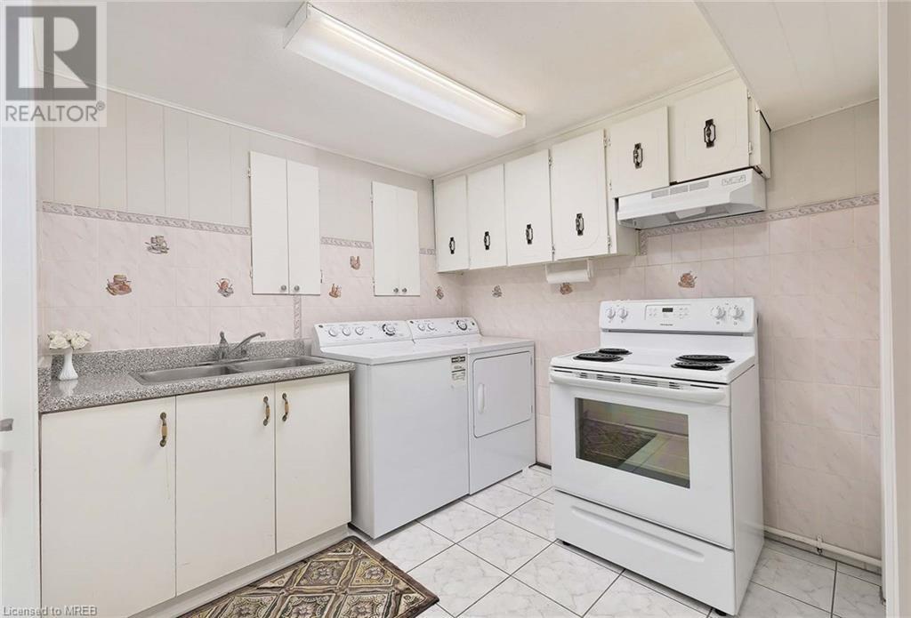 3586 Broomhill Crescent, Mississauga, Ontario  L4Y 3N6 - Photo 19 - 40572224