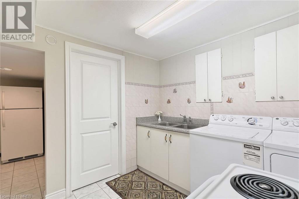 3586 Broomhill Crescent, Mississauga, Ontario  L4Y 3N6 - Photo 20 - 40572224