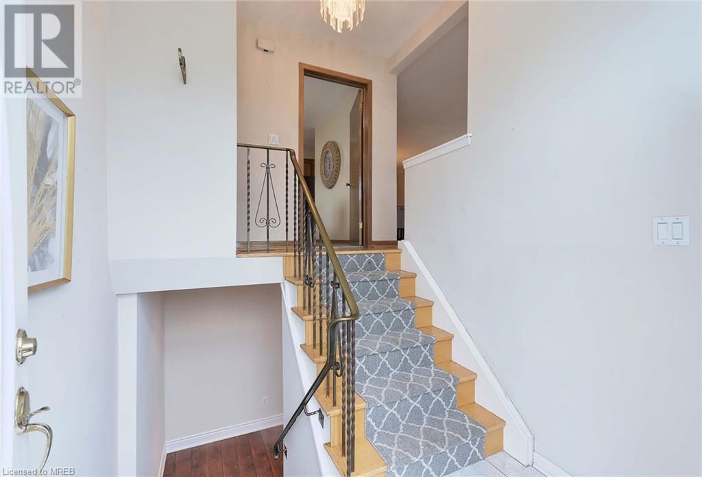 3586 Broomhill Crescent, Mississauga, Ontario  L4Y 3N6 - Photo 5 - 40572224