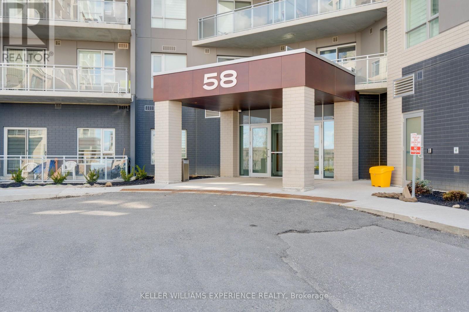 #608 -58 Lakeside Terr, Barrie, Ontario  L4M 0L5 - Photo 4 - S8246424