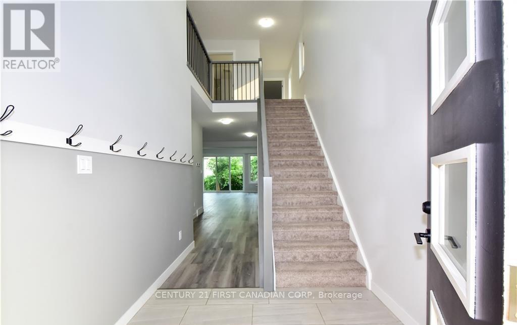 103 Marconi Crt, London, Ontario  N5V 5G2 - Photo 2 - X8246906