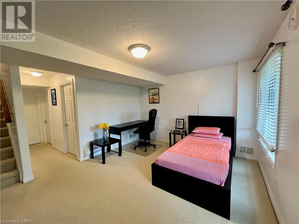 535 WINDFLOWER Crescent, Kitchener, 2 Bedrooms Bedrooms, ,Single Family,For Rent,WINDFLOWER,40573663