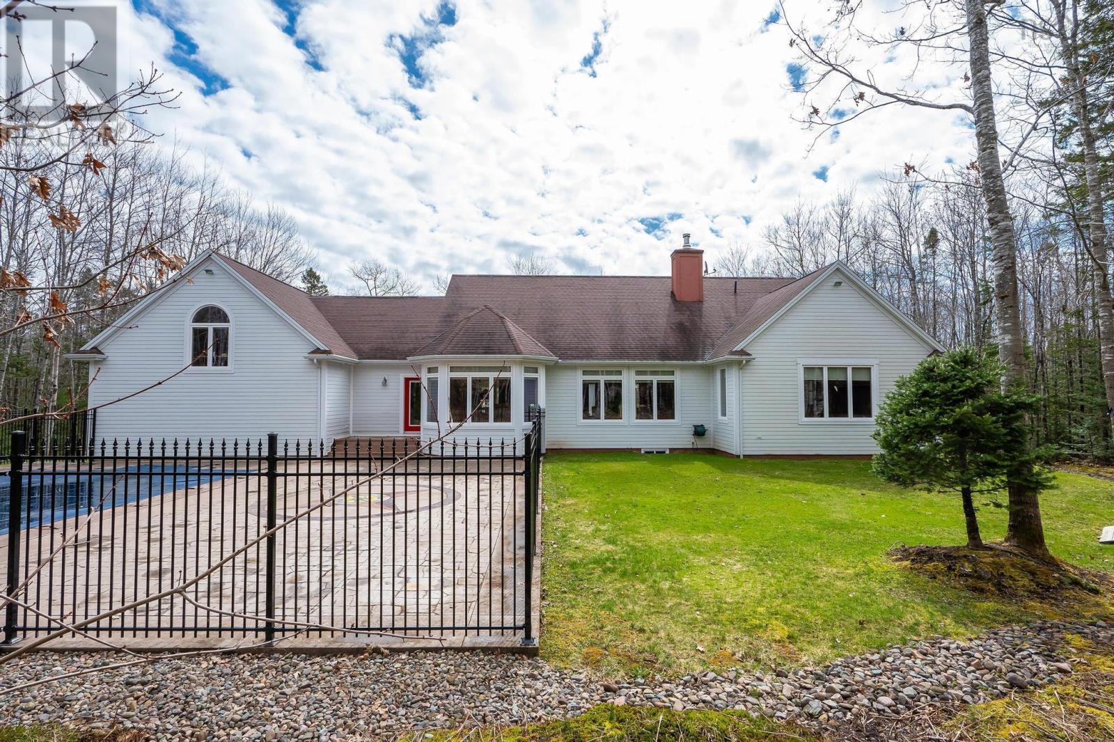 678 Highway 2, Elmsdale, Nova Scotia  B2S 1C9 - Photo 45 - 202407608