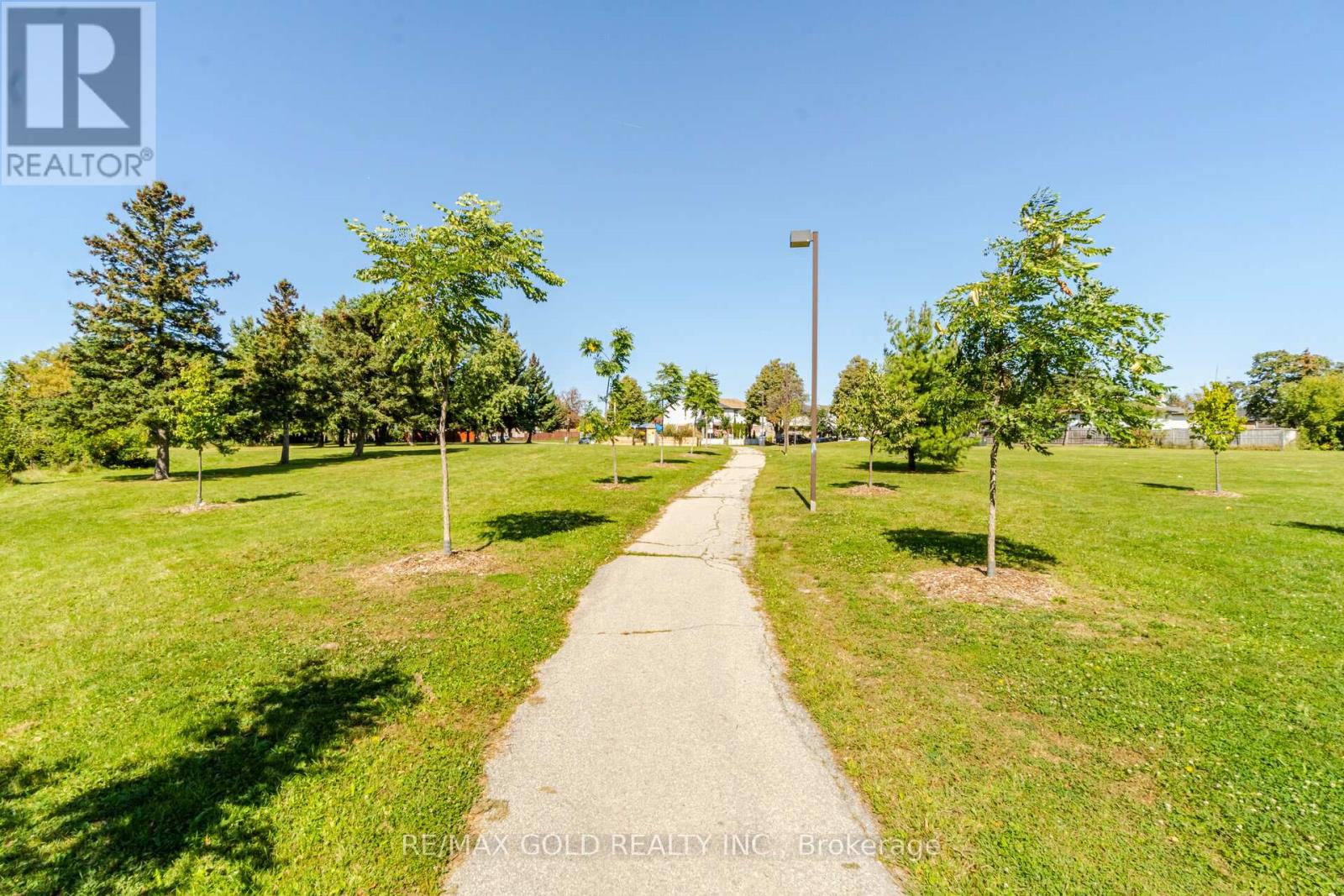 3011 Victory Cres, Mississauga, Ontario  L4T 1L5 - Photo 26 - W8247108