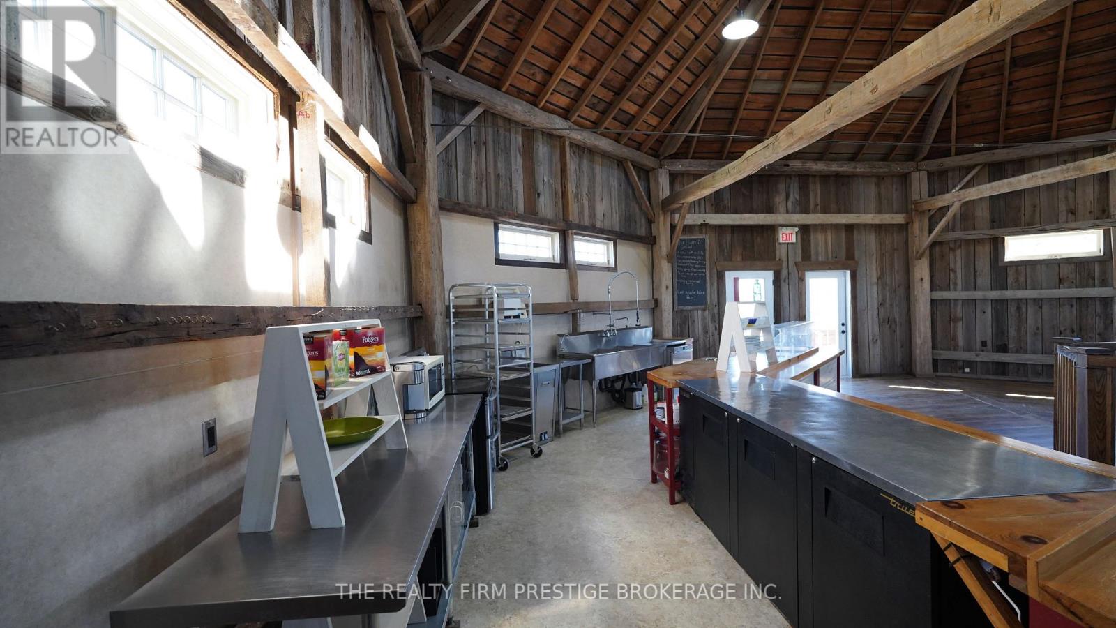 14226 Talbot Trail Rd, Chatham-Kent, Ontario  N0L 1X0 - Photo 10 - X8247334