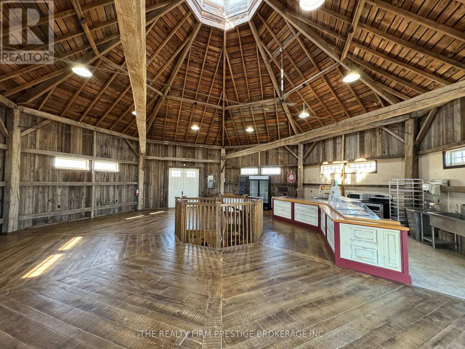 14226 Talbot Trail Rd, Chatham-Kent, Ontario  N0L 1X0 - Photo 19 - X8247334